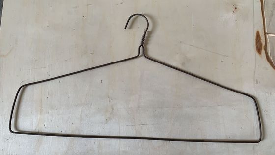 Αυτόματη γαλβανισμένη πλυντήριο κρεμάστρα χαλύβδινων συρμάτων που κατασκευάζει τη μηχανή